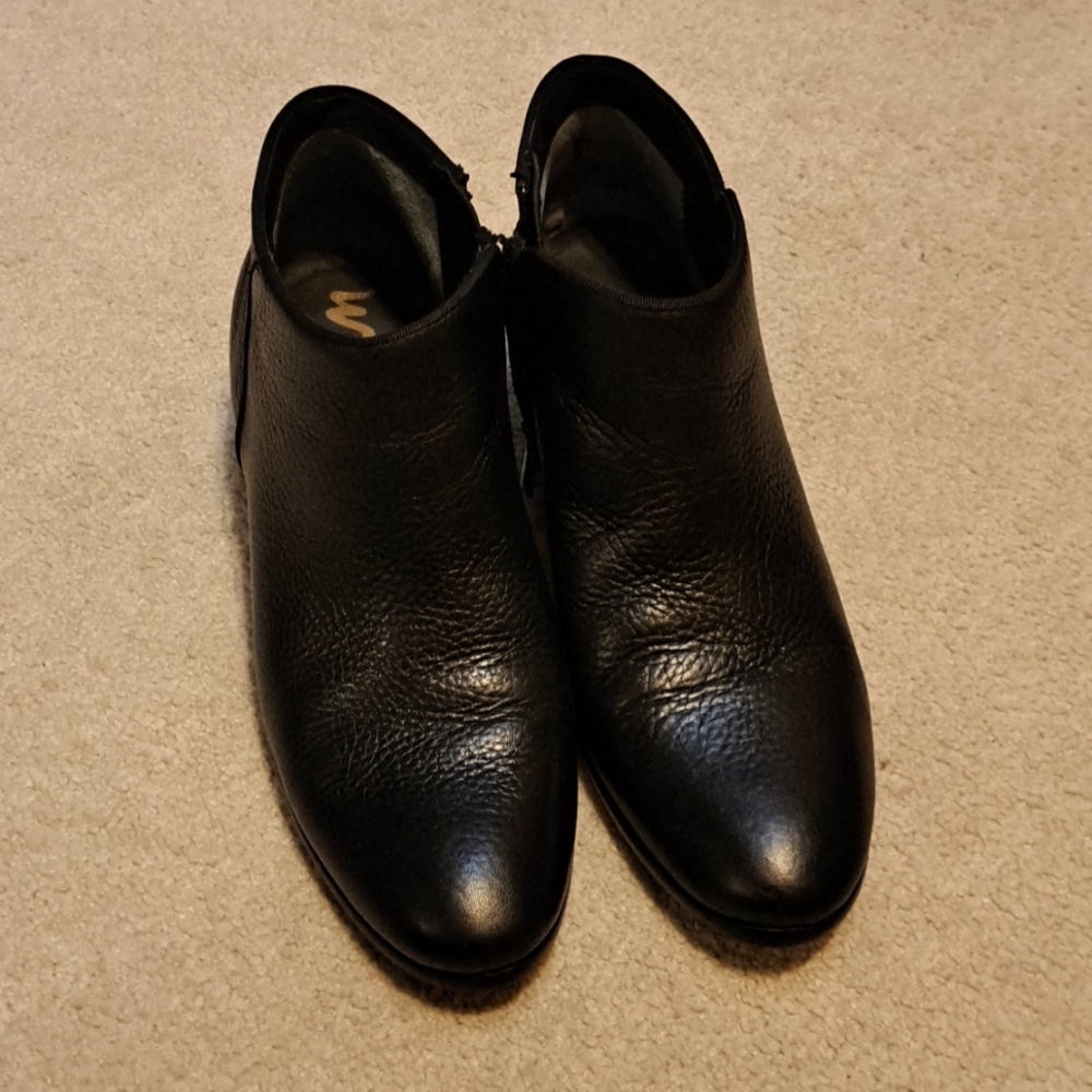 Sam Edelman Black Leather Ankle Booties